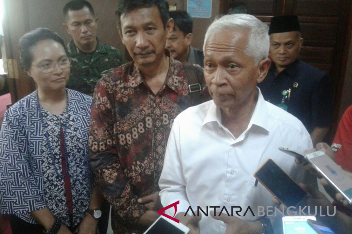 Jembatan Desa Balai Buntar terancam putus