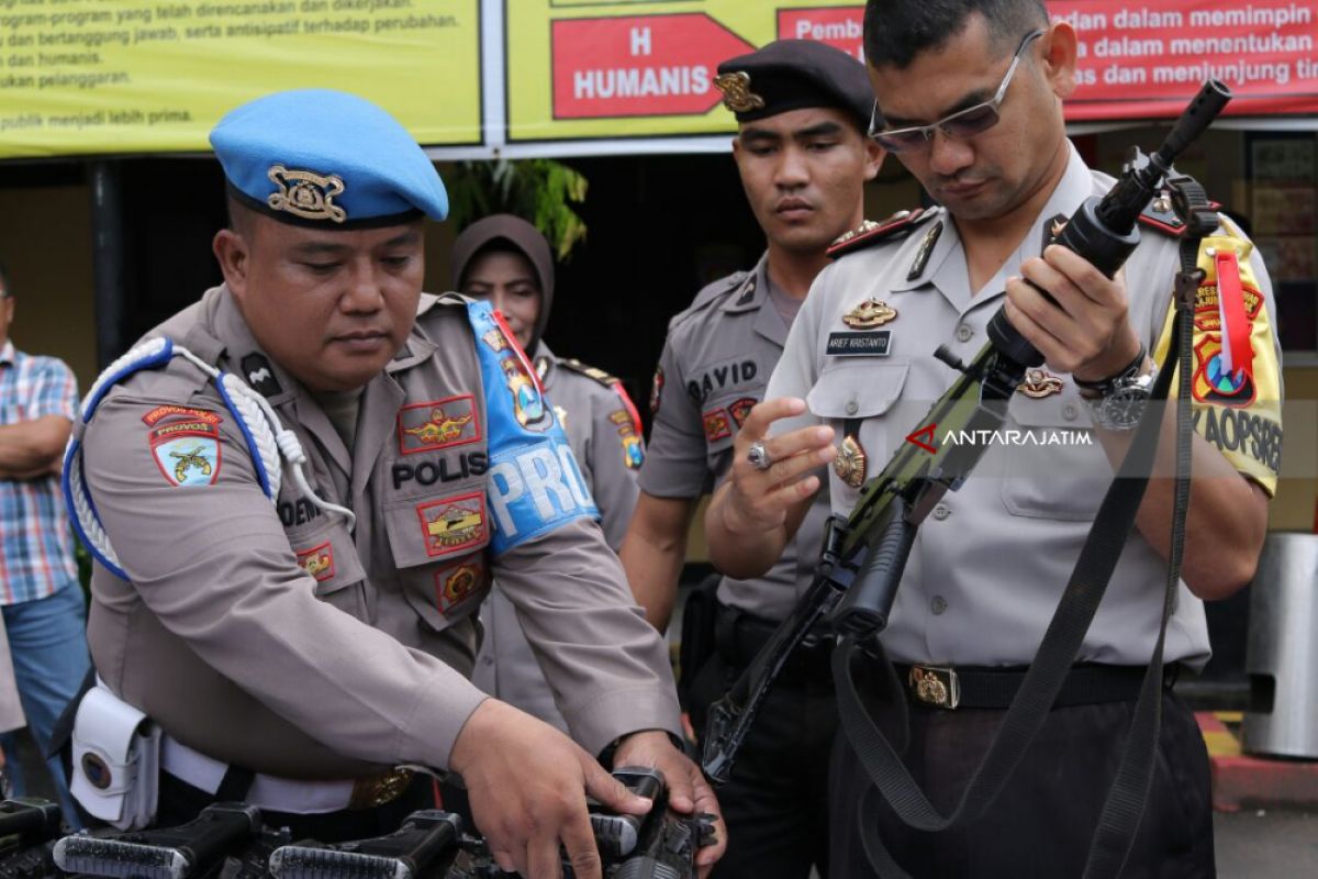 Polisi Cek Senjata untuk Pengamanan Pilkada Jatim