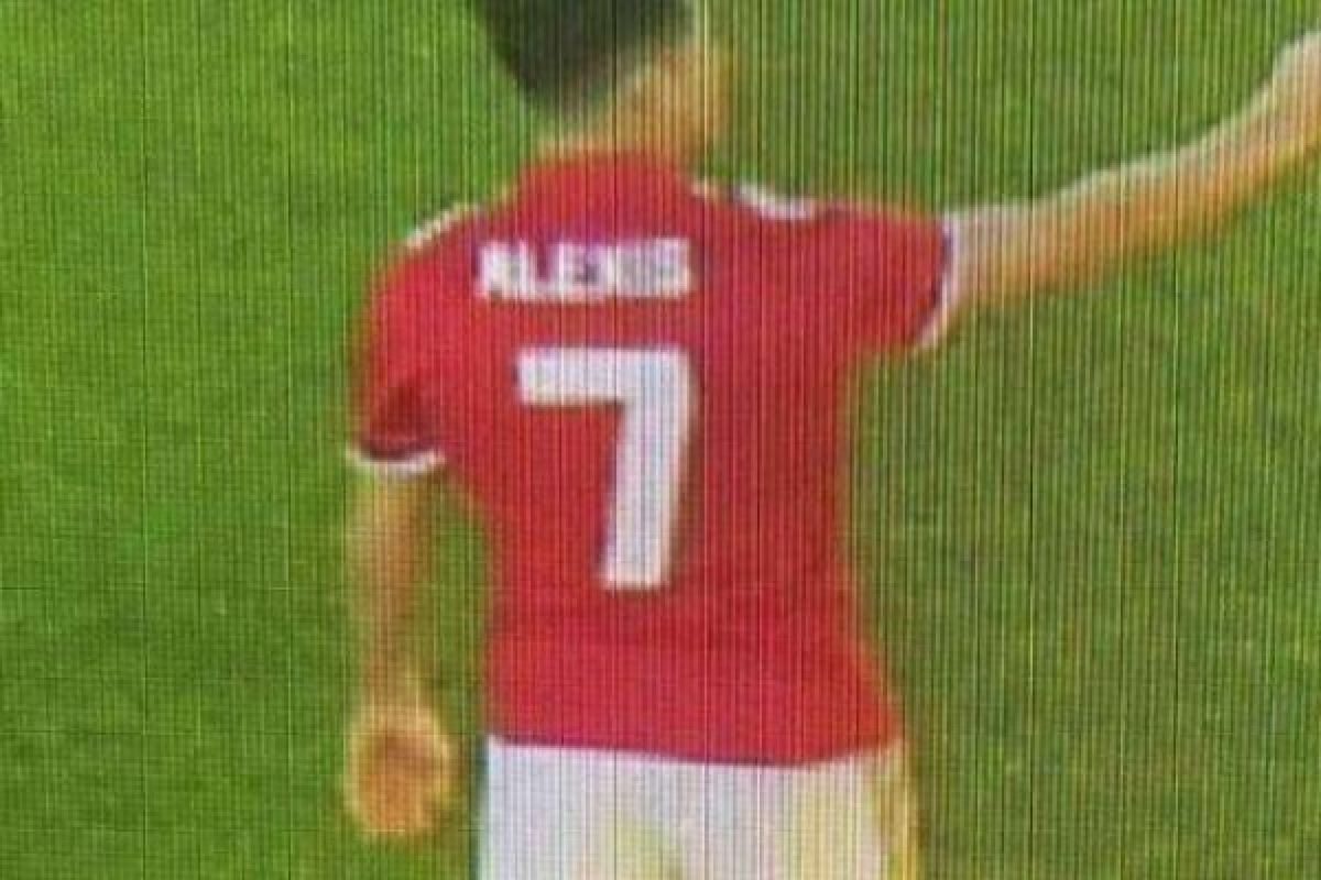 Alexis Sanchez Terciduk Pakai Nomor 7 Kostum MU, Sudah Finalkah?