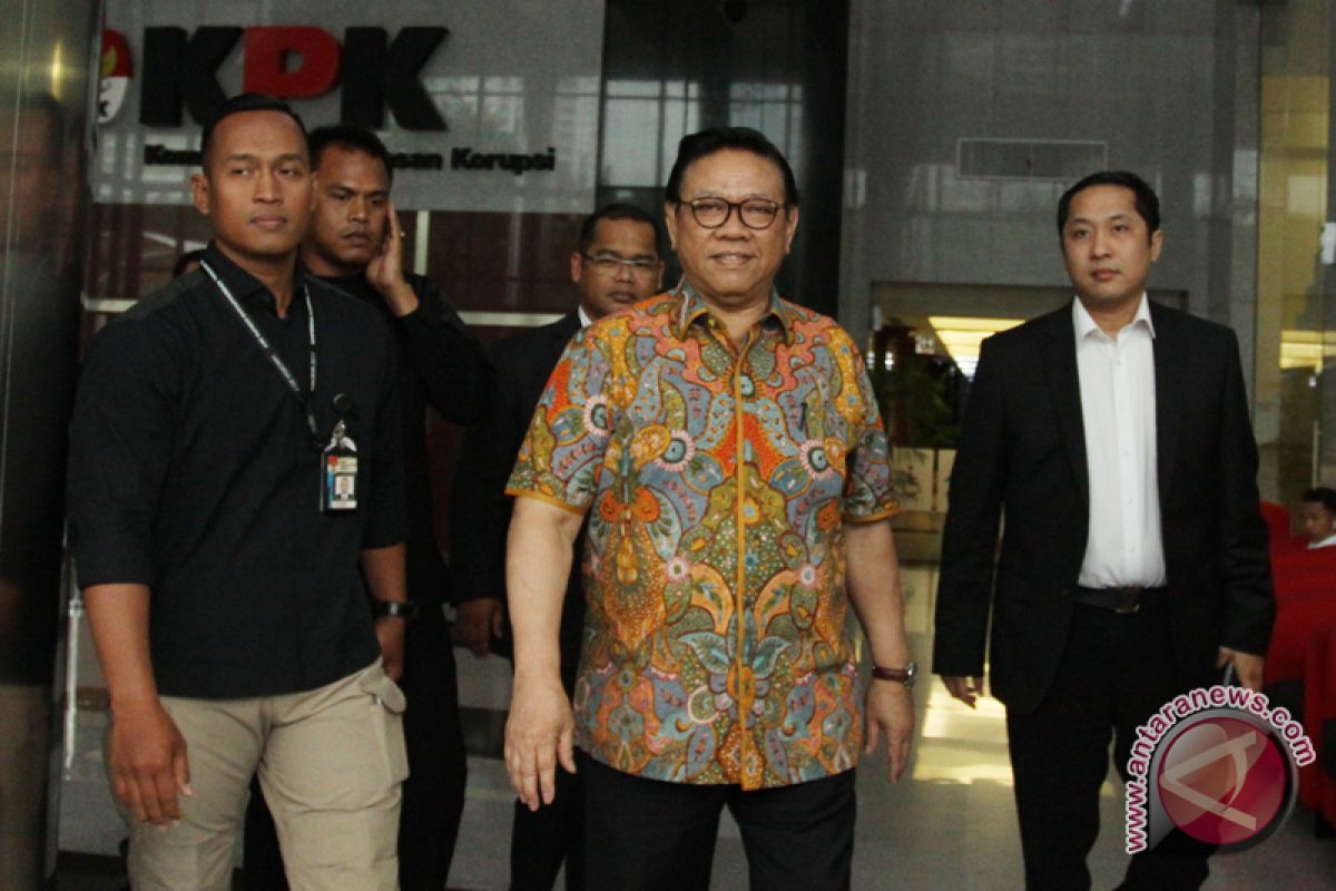 Agung Laksono ceritakan kondisi Setnov usai kecelakaan