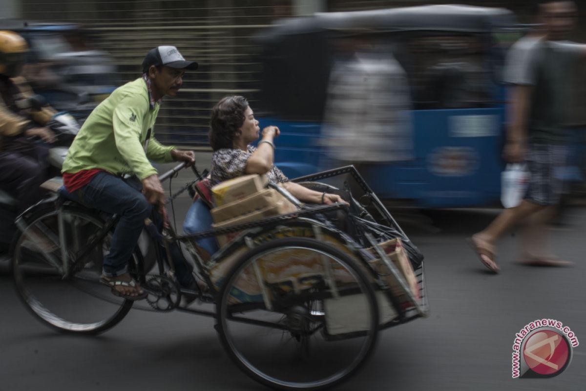 DKI Jakarta akan pasang stiker khusus pada becak