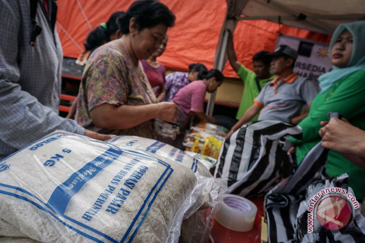 Bekasi siapkan 10.000 sembako diskon besar pada acara Operasi Pasar Ramadhan