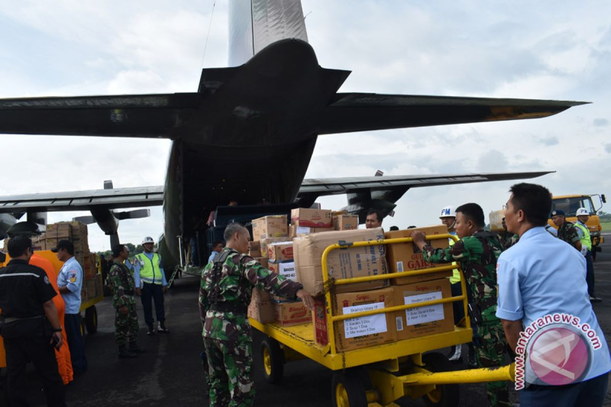 Tiga C-130 Hercules TNI AU angkut relawan dan logistik ke Pulau Lombok