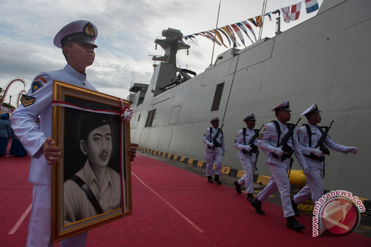 Indonesian Navy confiscates one ton of methamphetamine in Batam
