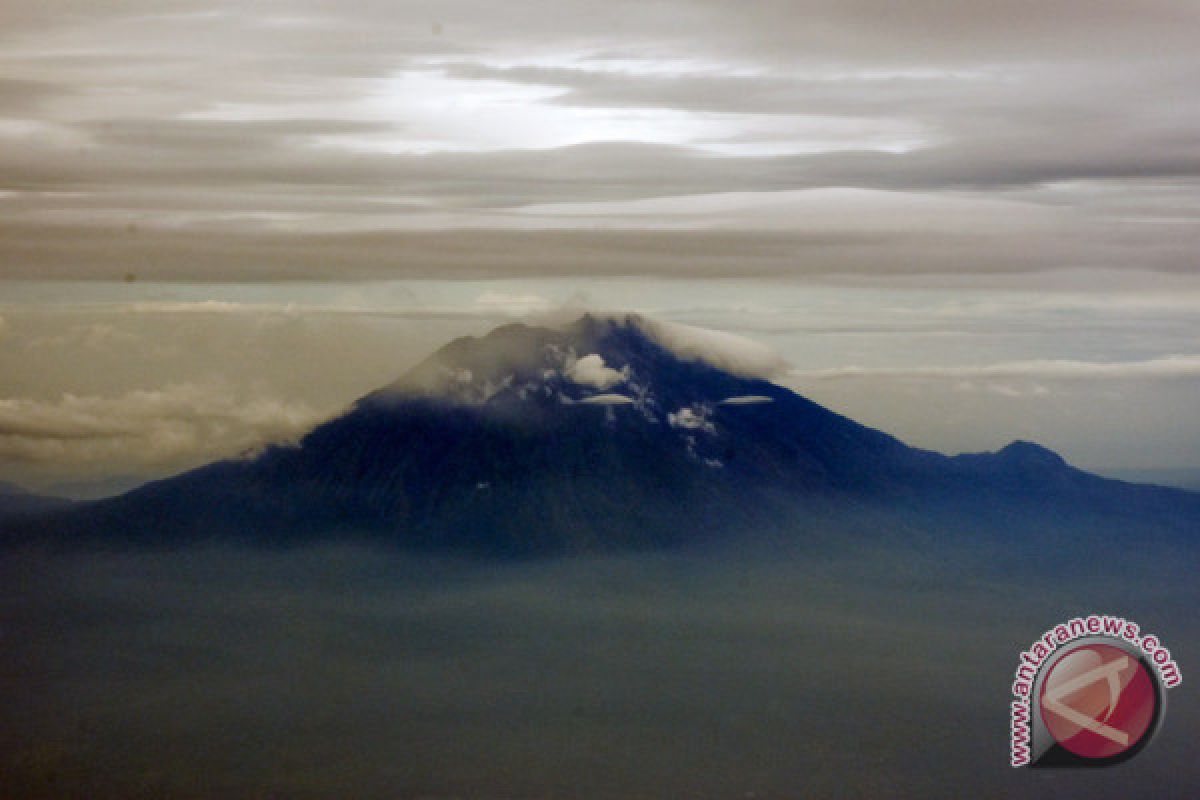 Mount Agung erupts, ash rises up to 2,500m: PVMBG
