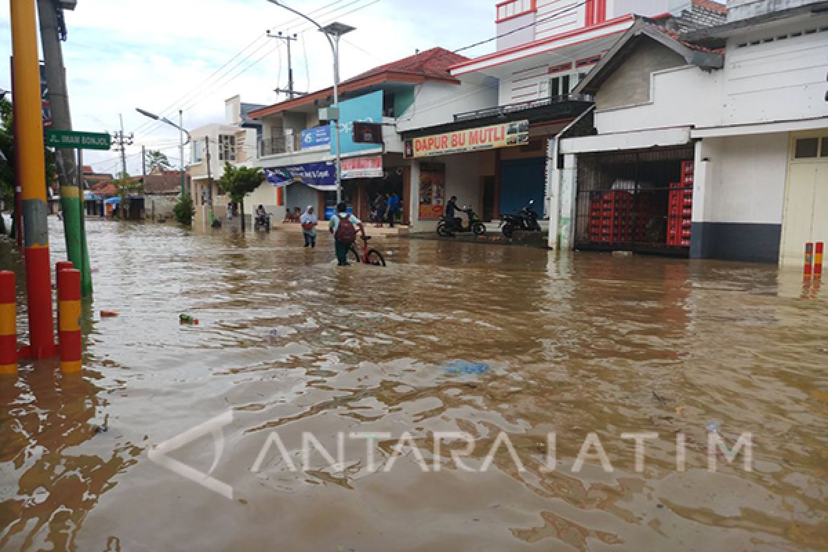 Sekolah Terdampak Banjir Sampang Diliburkan
