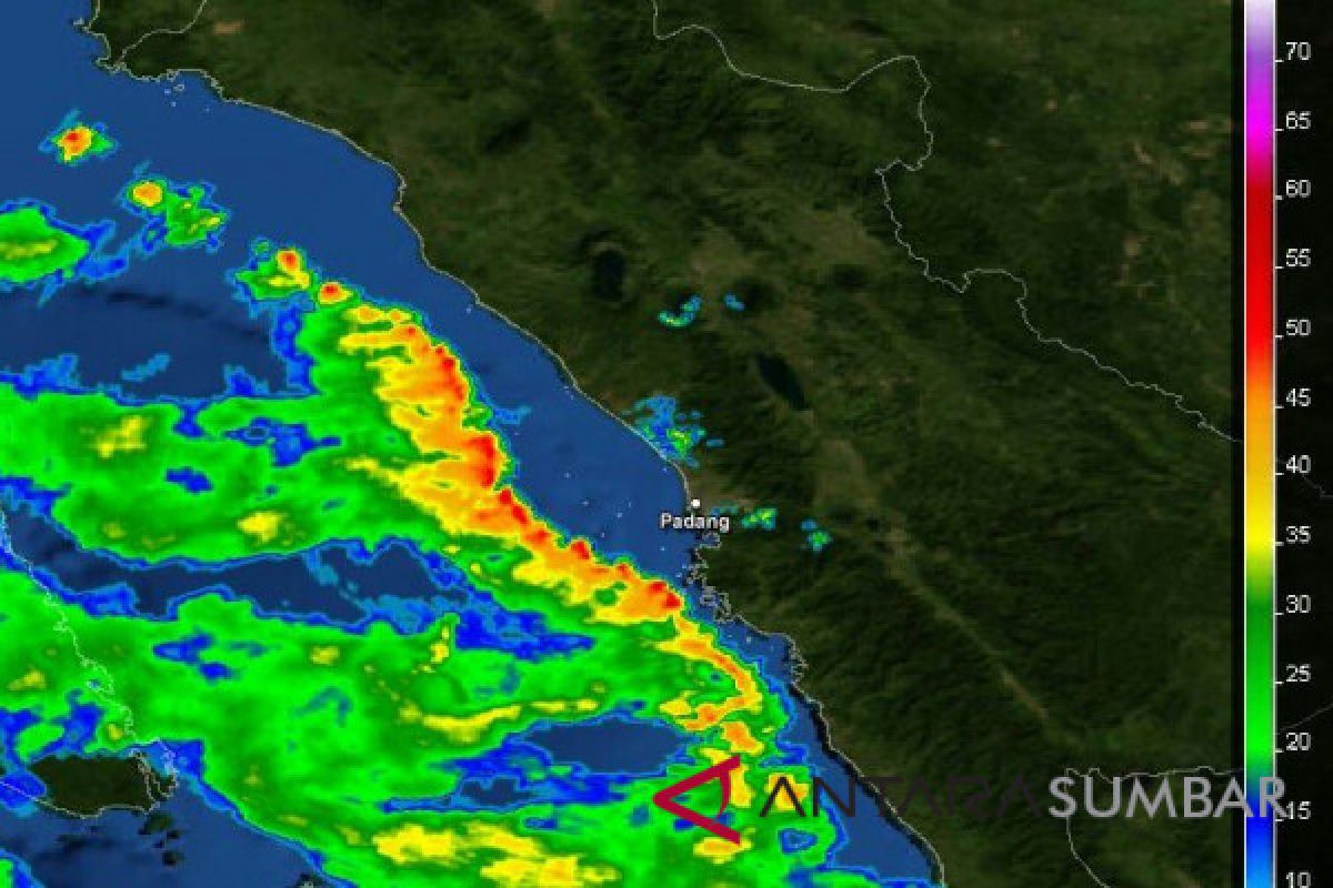 Sumbar berpotensi diguyur hujan lebat tiga hari ke depan