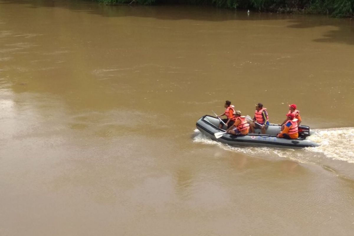 Tim SAR Lanjutkan Pencarian Korban Hanyut di Jember