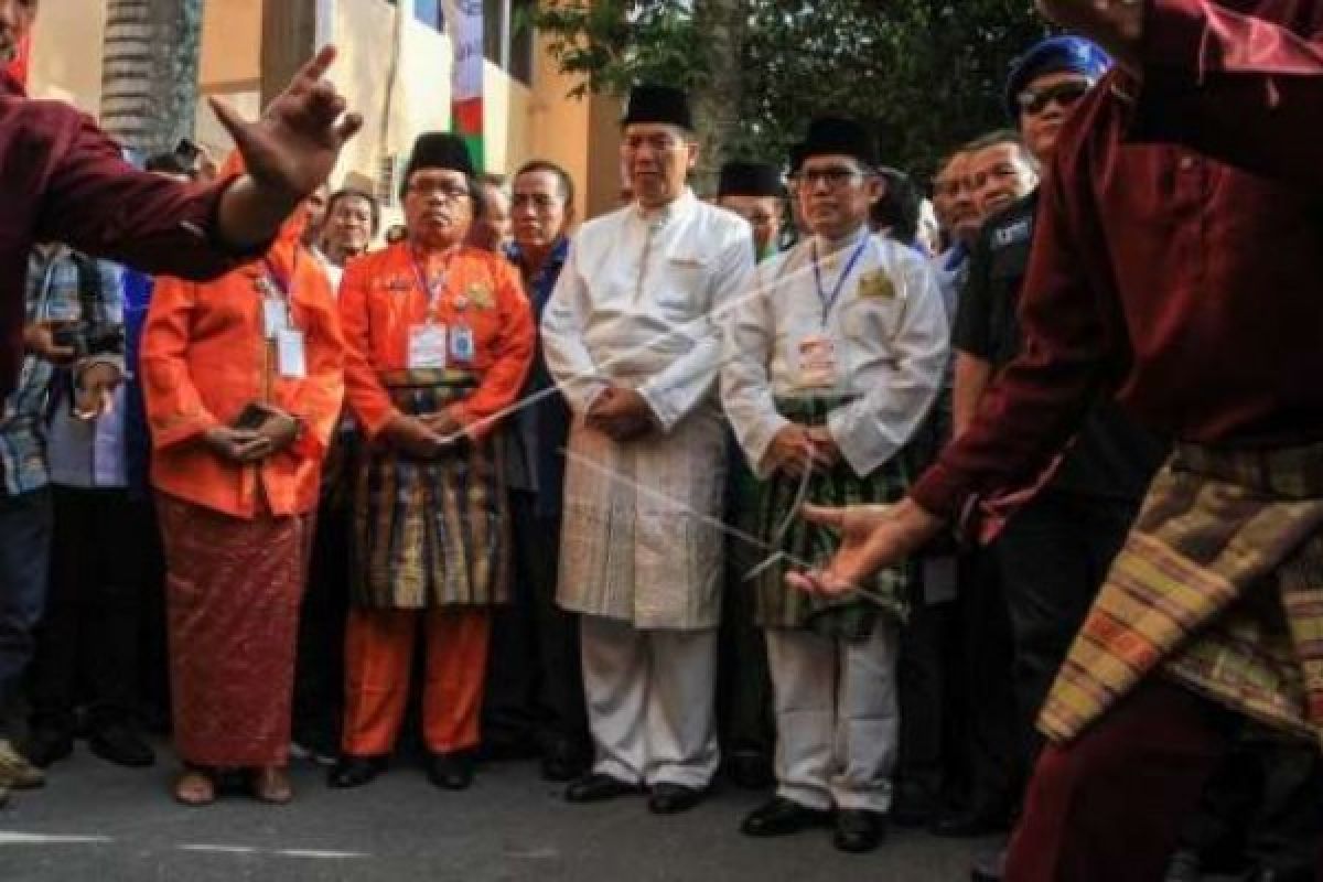 Datang Didetik Terakhir, KPU Kelabakan Terima Pendaftaran Firdaus-Rusli Effendi 