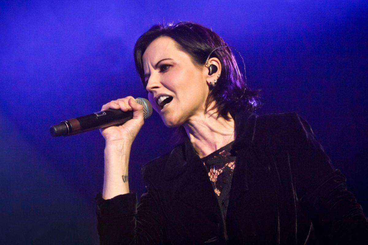 Cara Dolores O'Riordan mencipta hit terbesar "Linger"