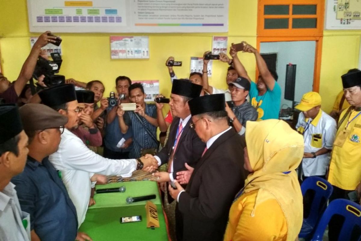 Irsan-Arwin daftar ke KPU