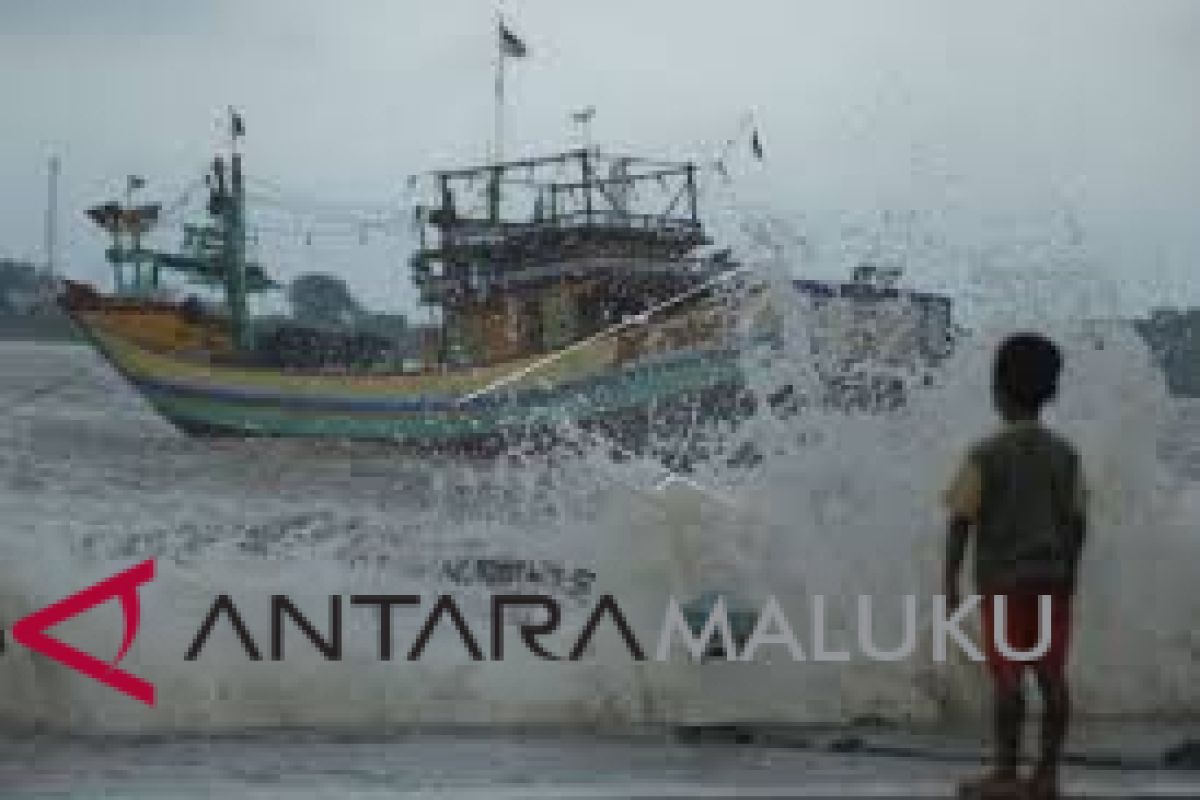 BMKG: waspadai gelombang tinggi di laut Maluku