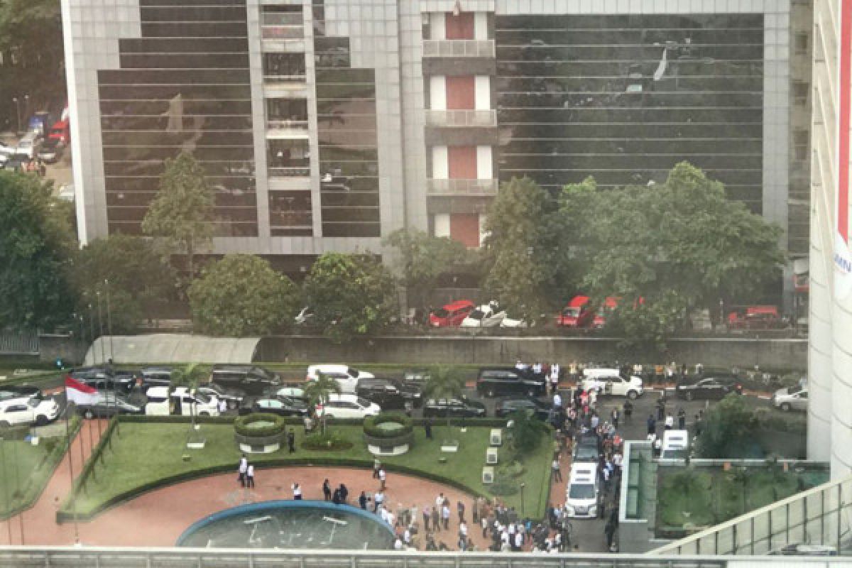 Karyawan di gedung bertingkat Jakarta panik saat gempa