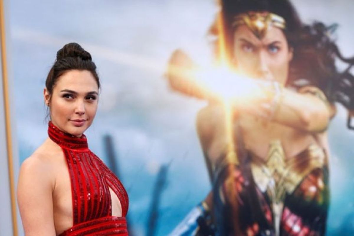 Nama aktris Gal Gadot diabadikan sebagai nama bioskop