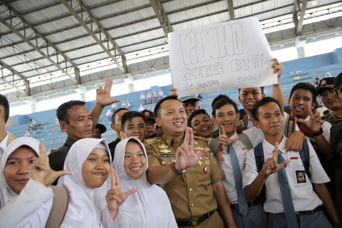 Gubernur segera wujudkan sekolah gratis sma/smk