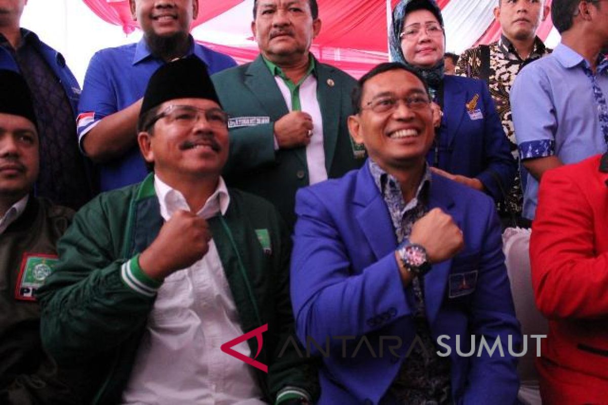 JR Saragih-Ance daftar sebagai cagub Sumut