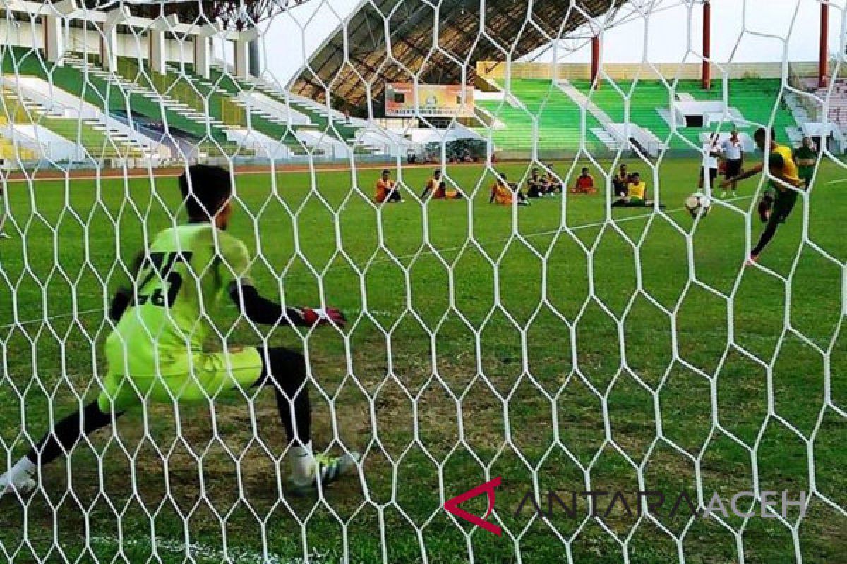 Simon sajikan latihan tendangan finalti