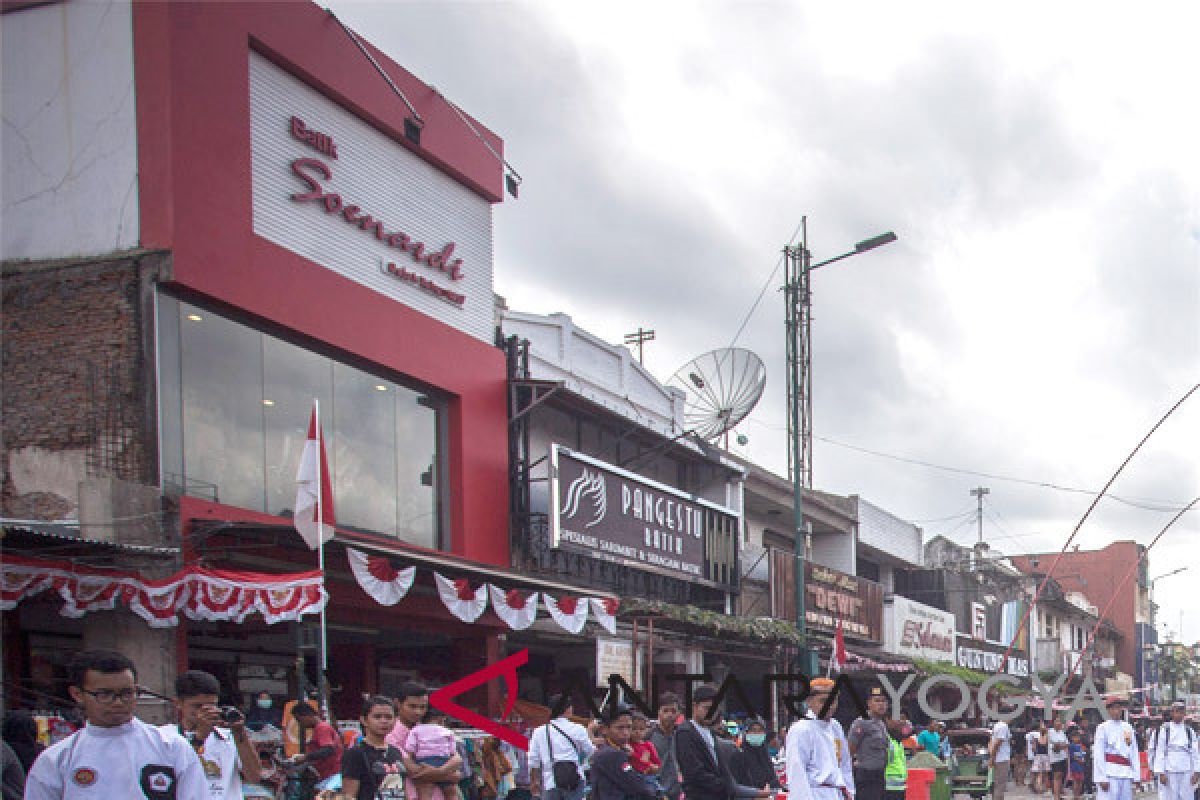 Ukuran papan nama toko malioboro akan diseragamkan