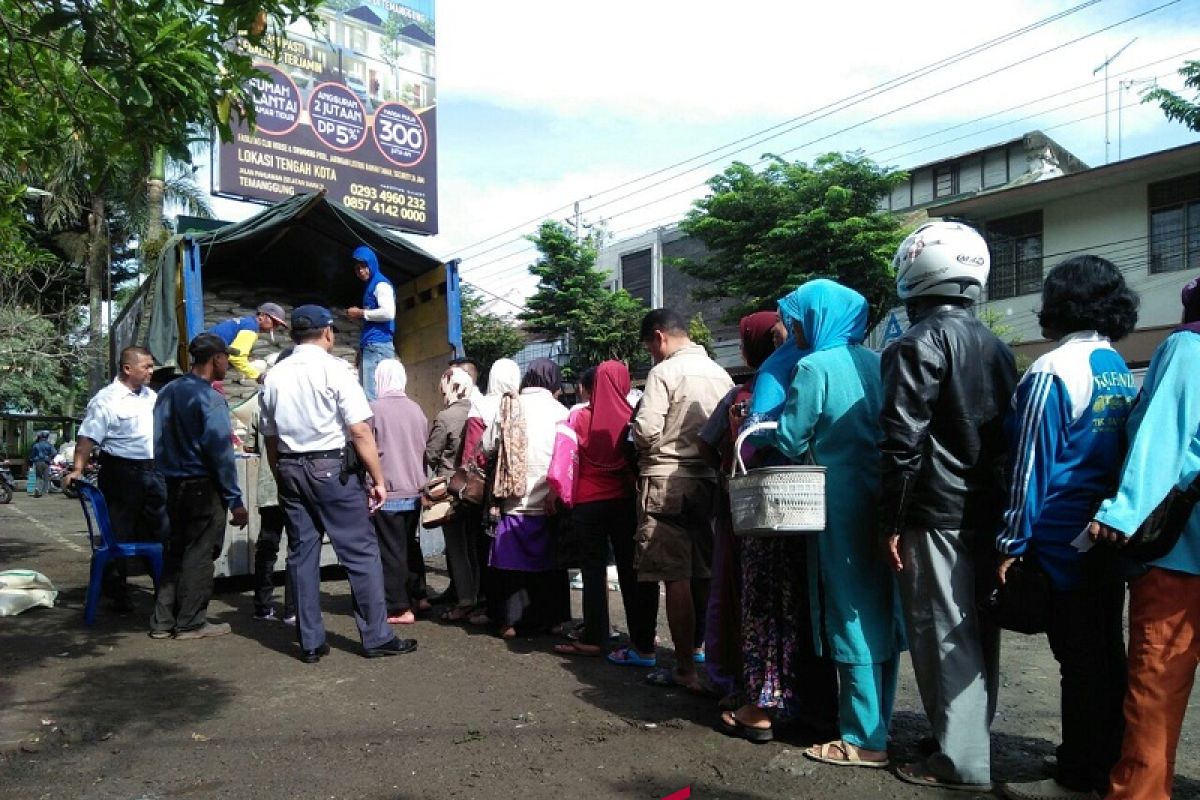 14.146 kg beras OP terjual di Surakarta