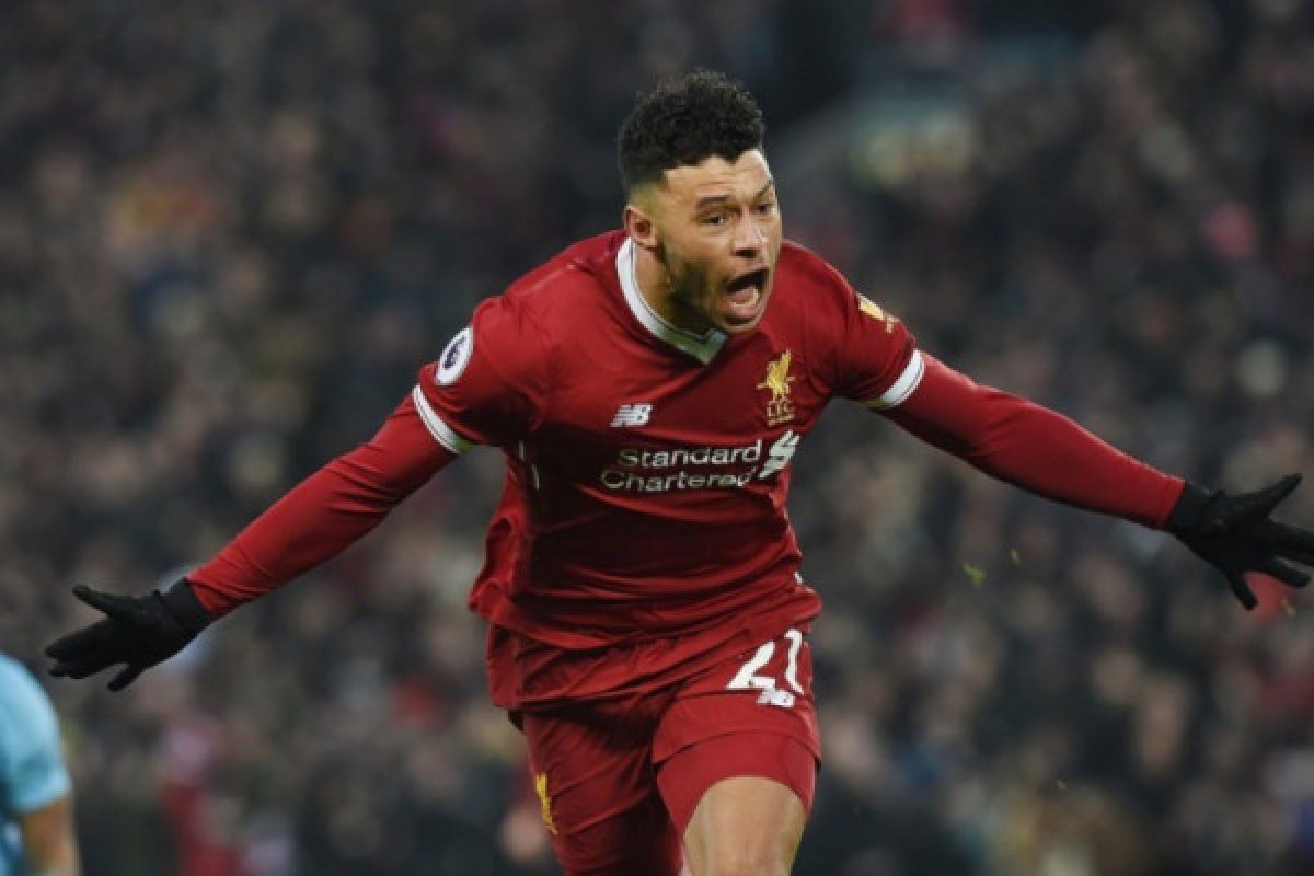 Oxlade-Chamberlain Terancam Absen Semusim Penuh