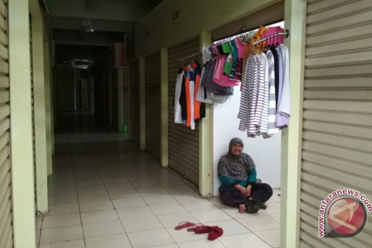 Kios gratis di pasar Kliwon Kudus minim peminat