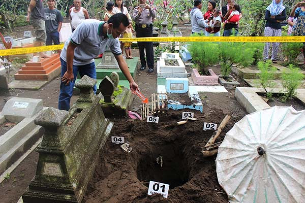 Heboh pencurian kafan bayi di Cilacap, polisi mulai selidiki