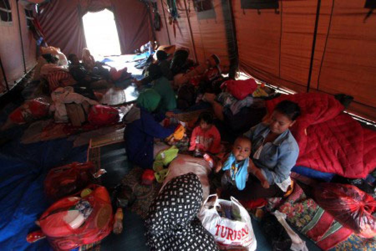 Kisah perempuan melahirkan di tenda gempa