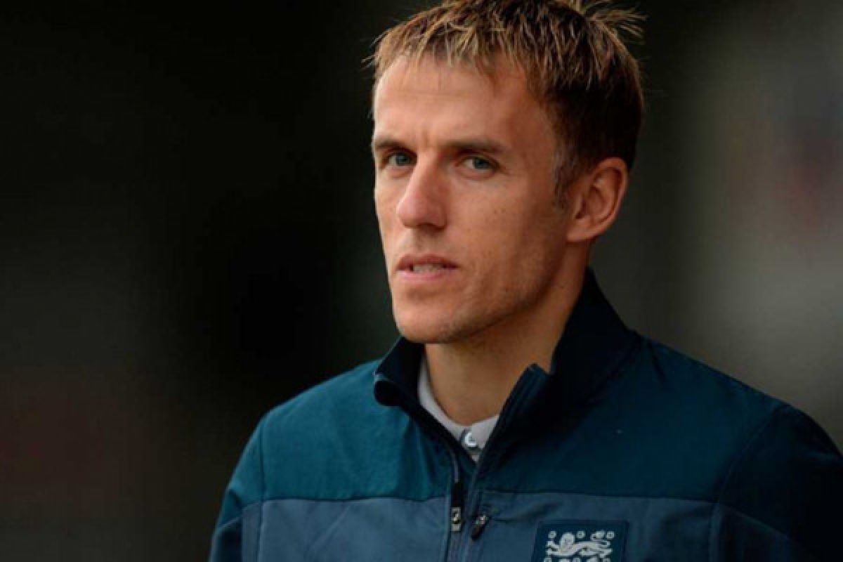 Phil Neville ditunjuk tangai Timnas Putri Inggris