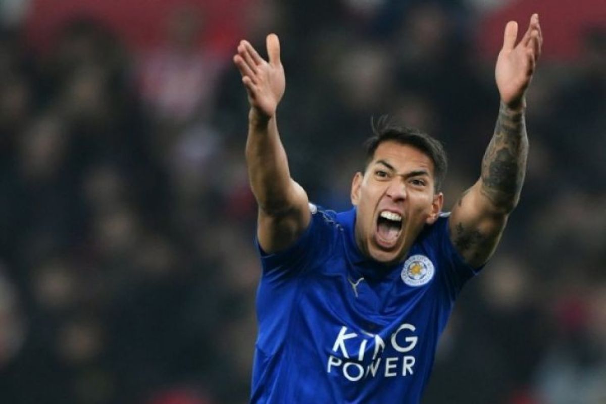 Leicester pinjamkan penyerang Leonardo Ulloa ke Brighton
