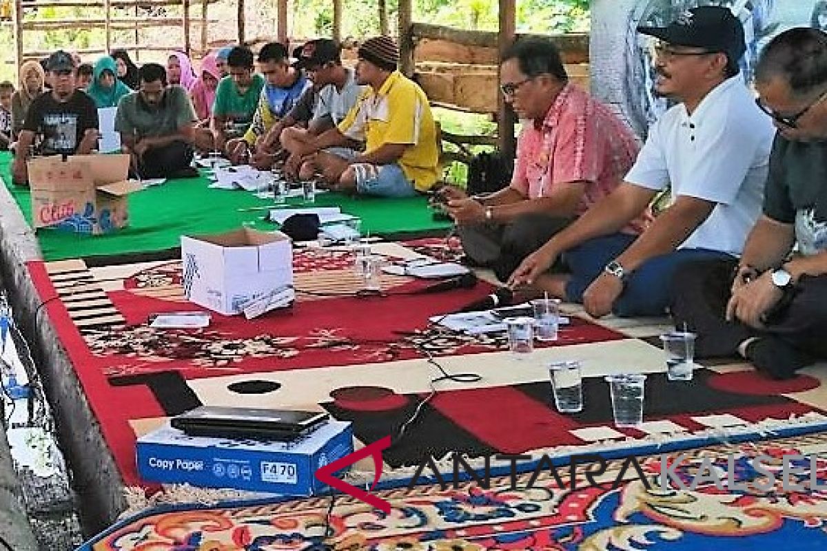 Kelompok Tani Banjar Terima Bantuan Kambing