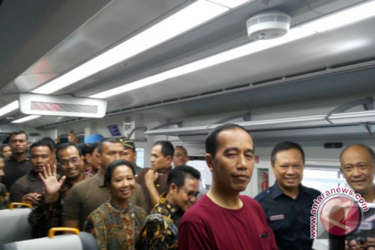 Presiden Jokowi resmikan pengoperasian KA Bandara Soekarno-Hatta