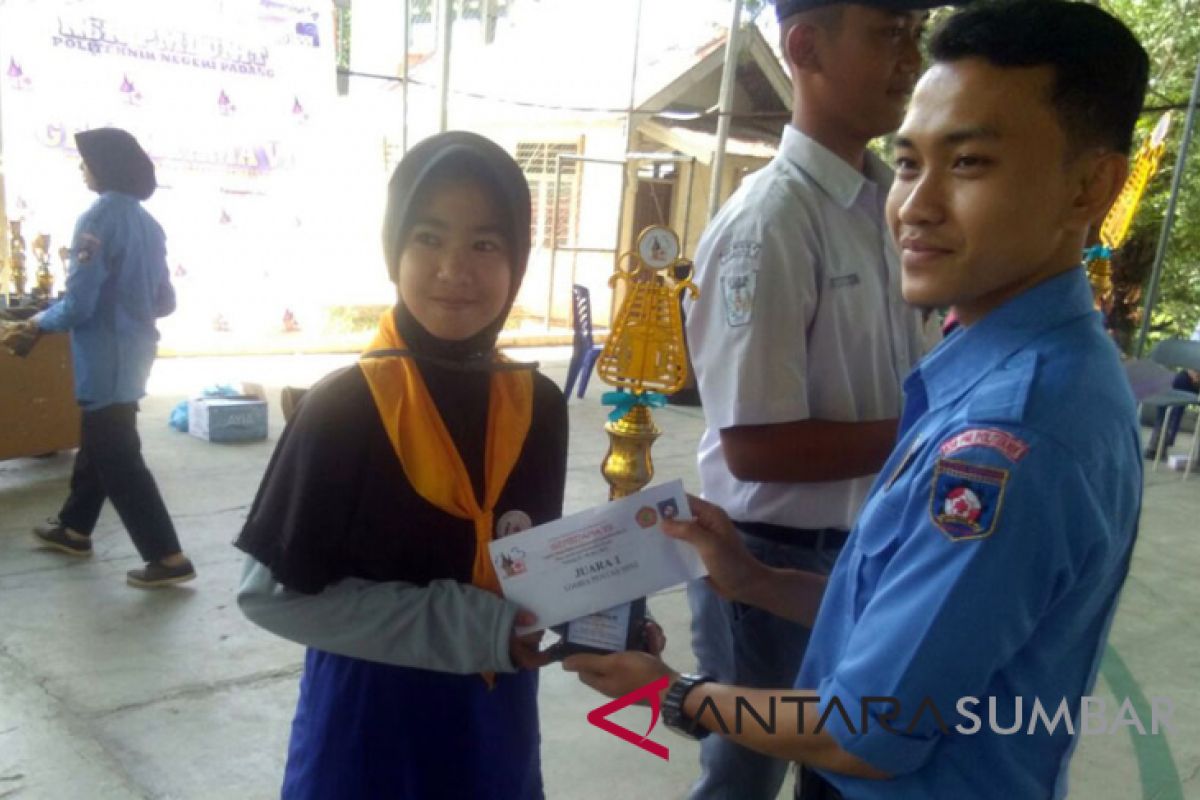 SMKN 1 Lubukbasung Dorong Siswa Berprestasi dengan Penghargaan