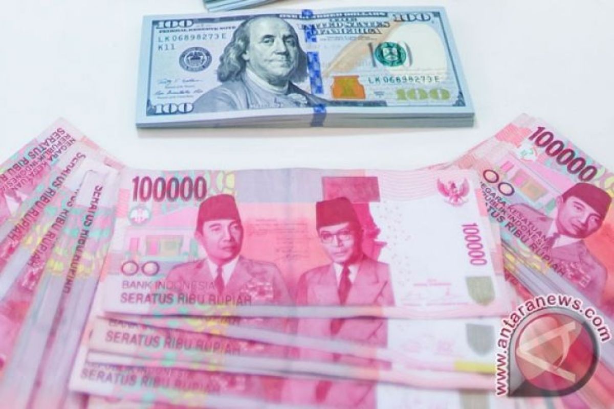 Rupiah Rabu menguat ke Rp13.731