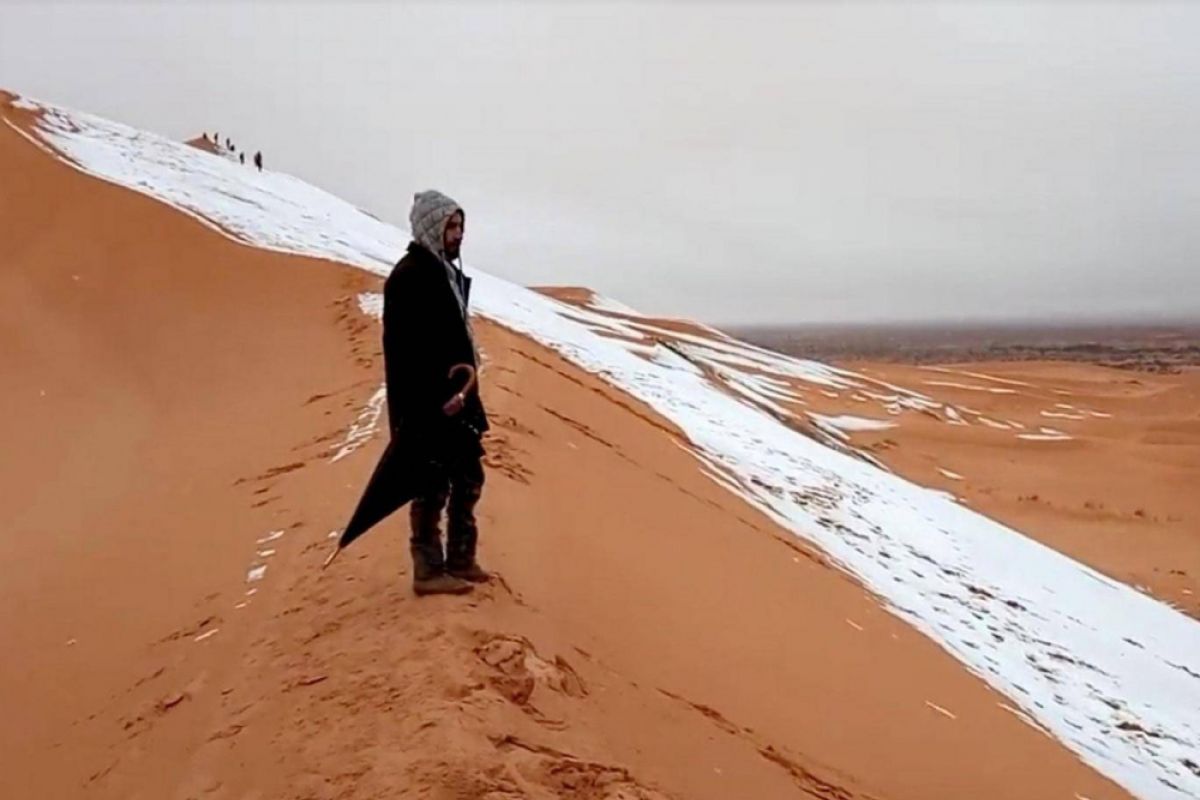 Salju turun di Gurun Sahara untuk ketiga kalinya dalam 40 tahun