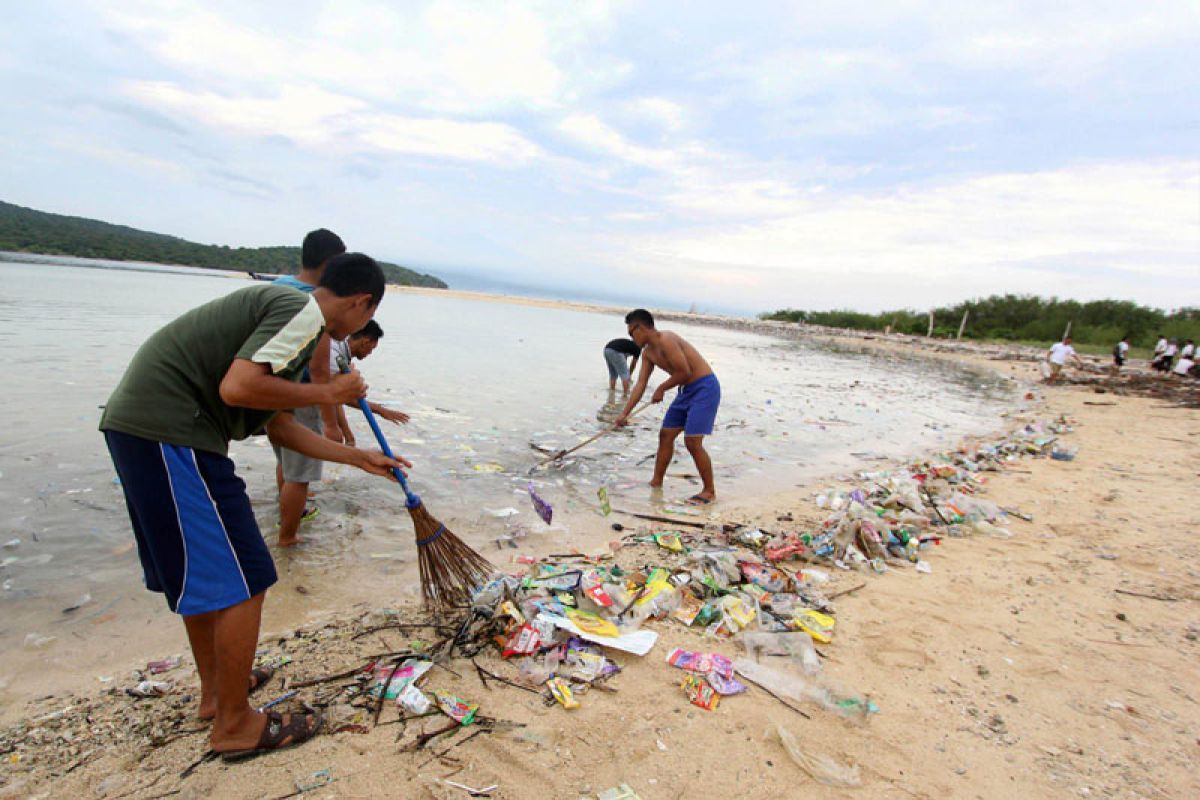 Ini Strategi Pakar IPB Untuk Kurangi Dampak Sampah Plastik di Laut