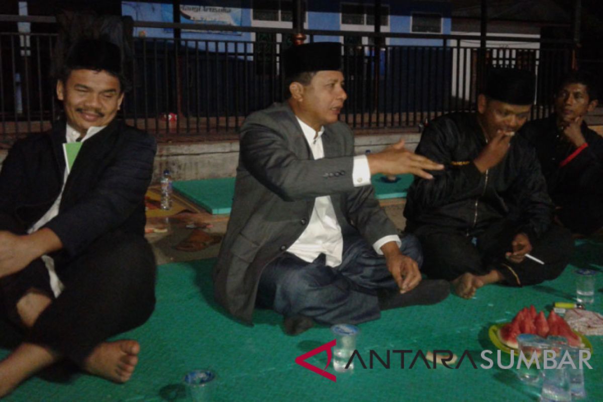 Wabup Kunjungi Perguruan Limbago Budi Tertarik Silat Tradisi