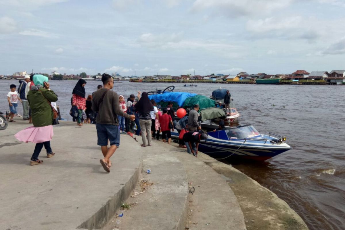 Kapal cepat Pontianak-Sukadana lanjutkan perjalanan meskipun sempat bocor