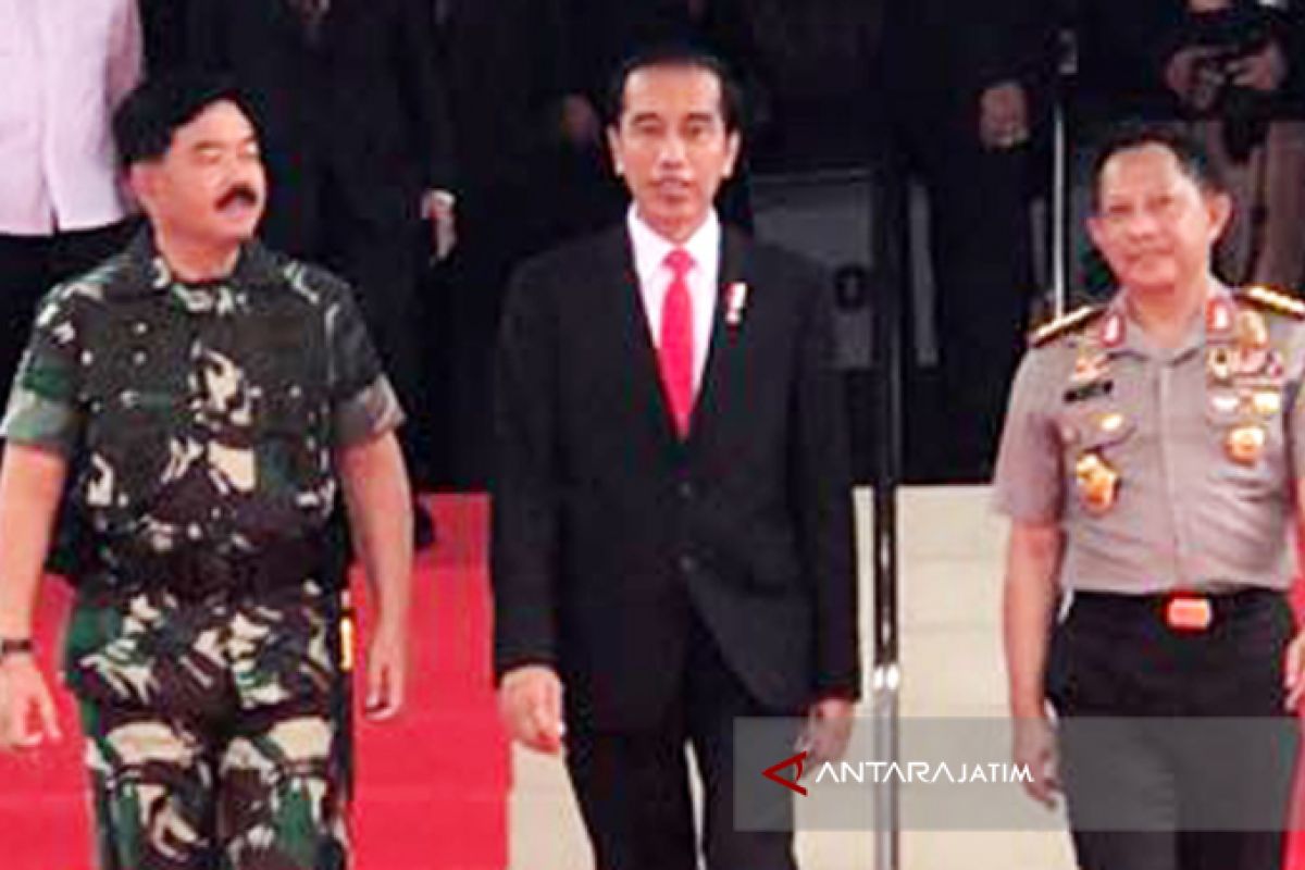 Jokowi Minta Panglima TNI-Kapolri Tangani Wabah Penyakit di Papua