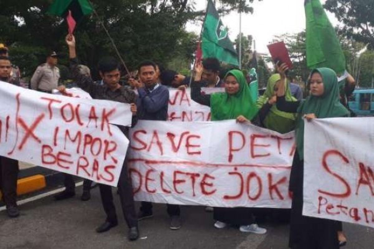   Demo HMI UIR Minta Pemprov Riau Tolak Beras Impor, DPRD: Aspirasi Kita Sama