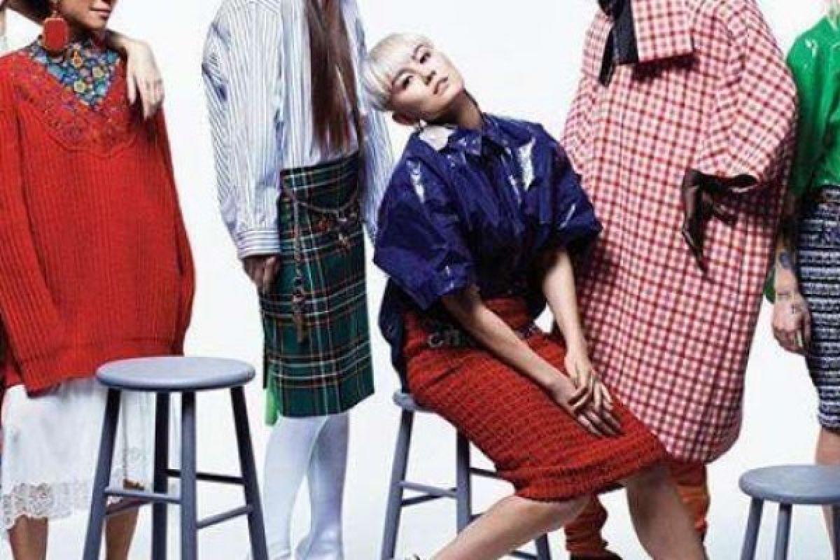  Bersama 5 Top Model, Agnez Mo Masuk dalam Halaman Depan Majalah Vogue 