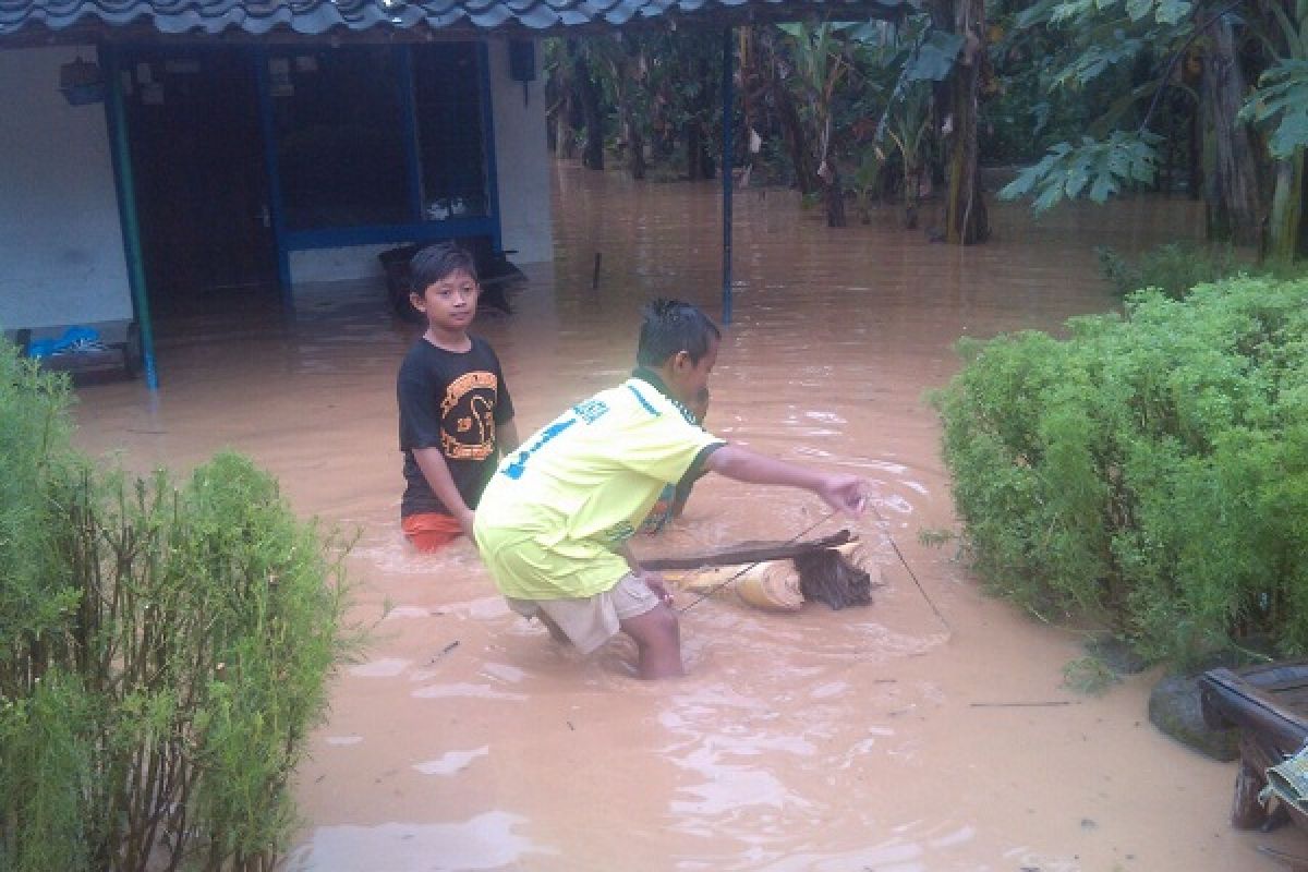 Banjir Rendam Sejumlah Desa di Kabupaten Kediri