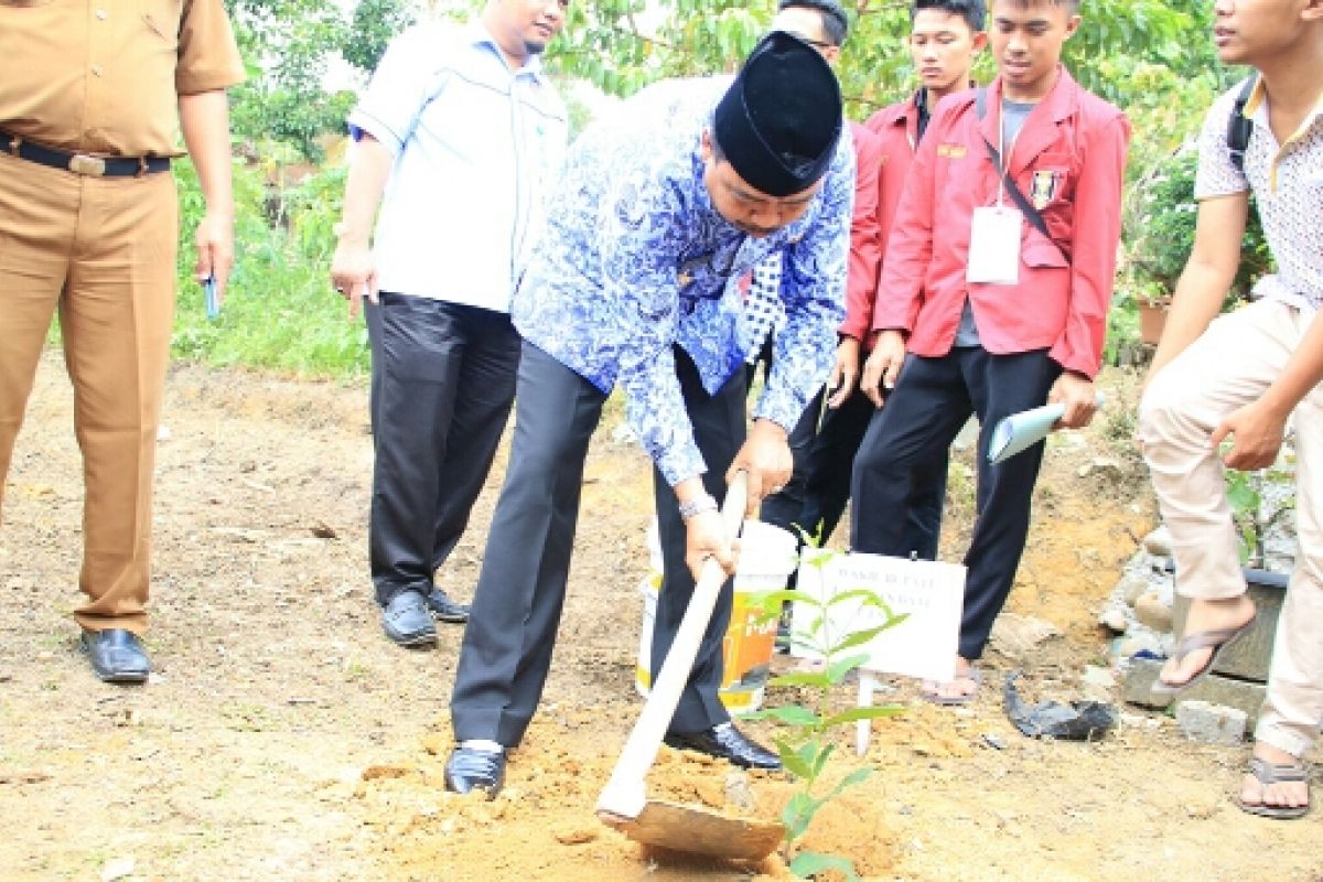 Mahasiswa UMSU baksos di Labura