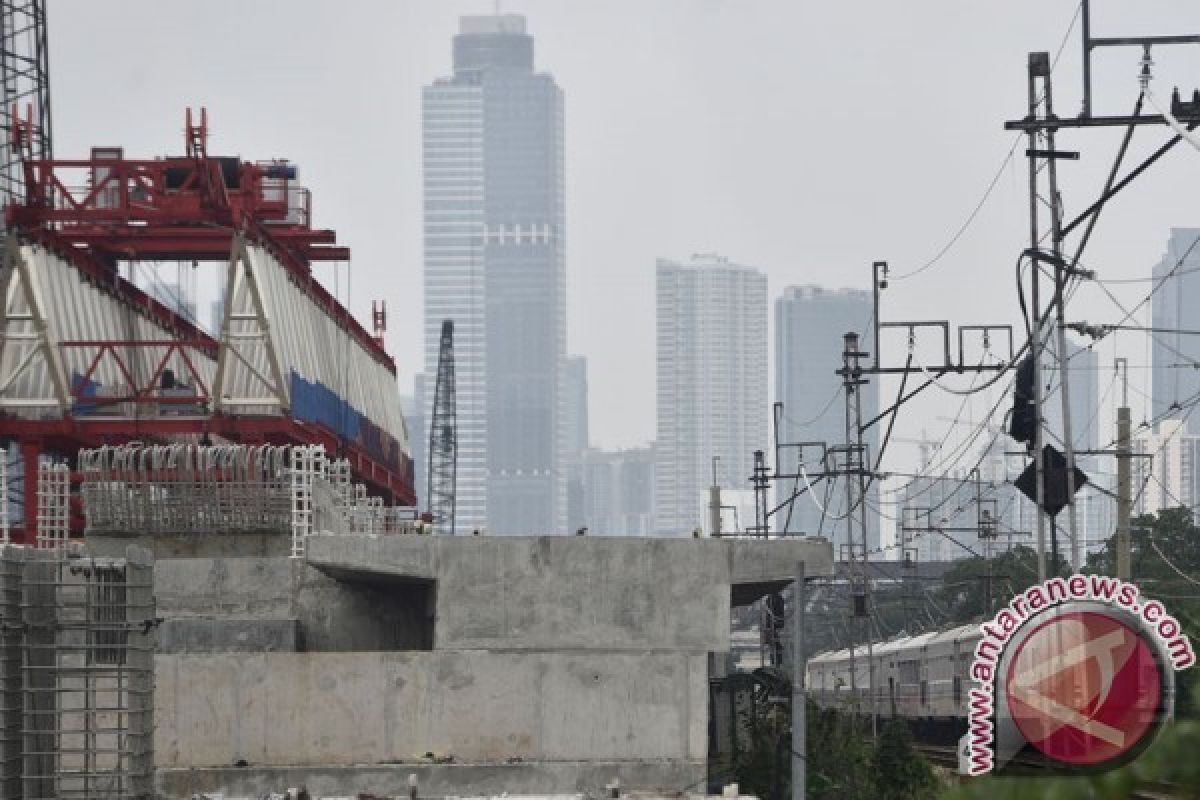 "Crane" jatuh di Jatinegara timpa pekerja, empat orang tewas