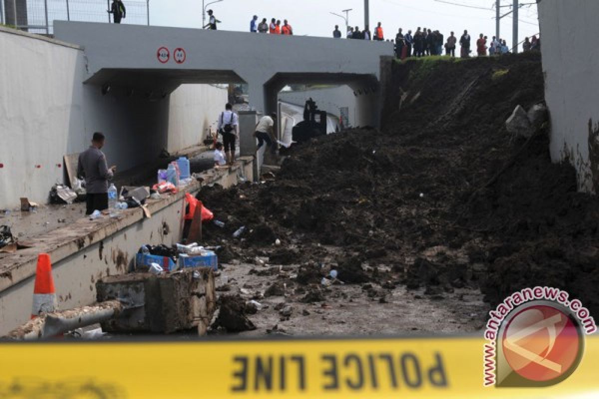 Polisi kemungkinan periksa kontraktor underpass Bandara