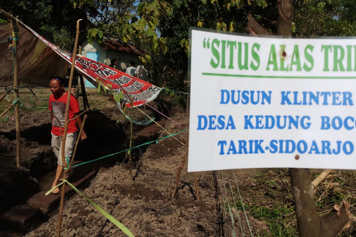 Warga Bocok Sidoarjo Temukan Situs Purbakala (Video)