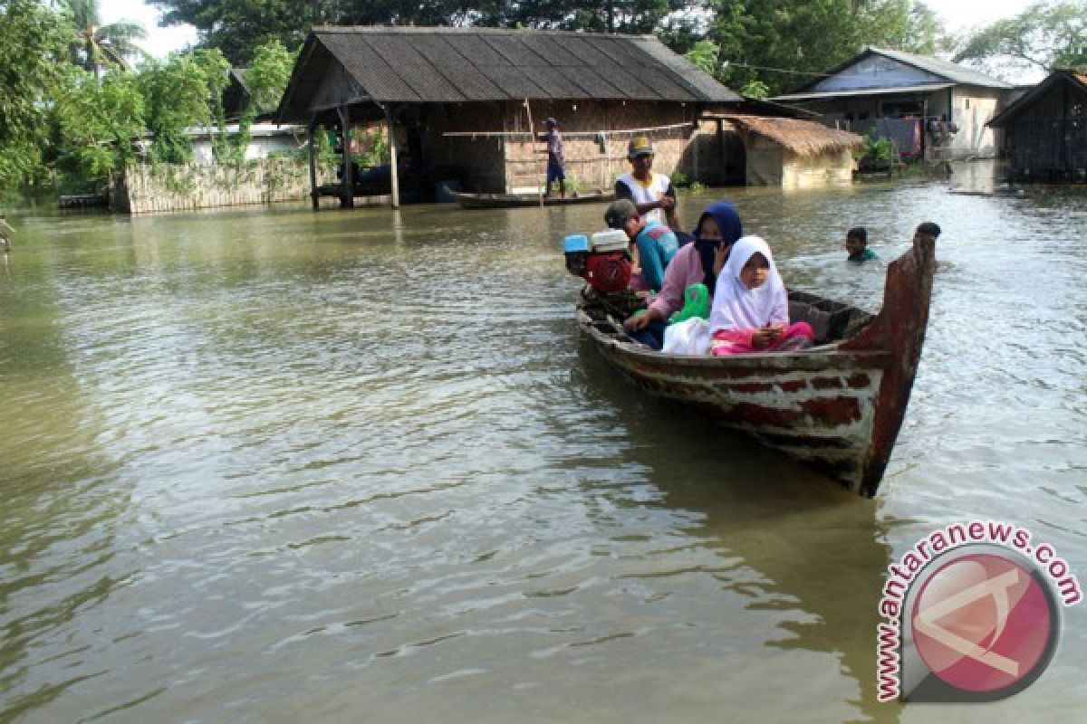 BPBD: ratusan ribu warga sepuluh kecamatan di Bekasi terdampak banjir