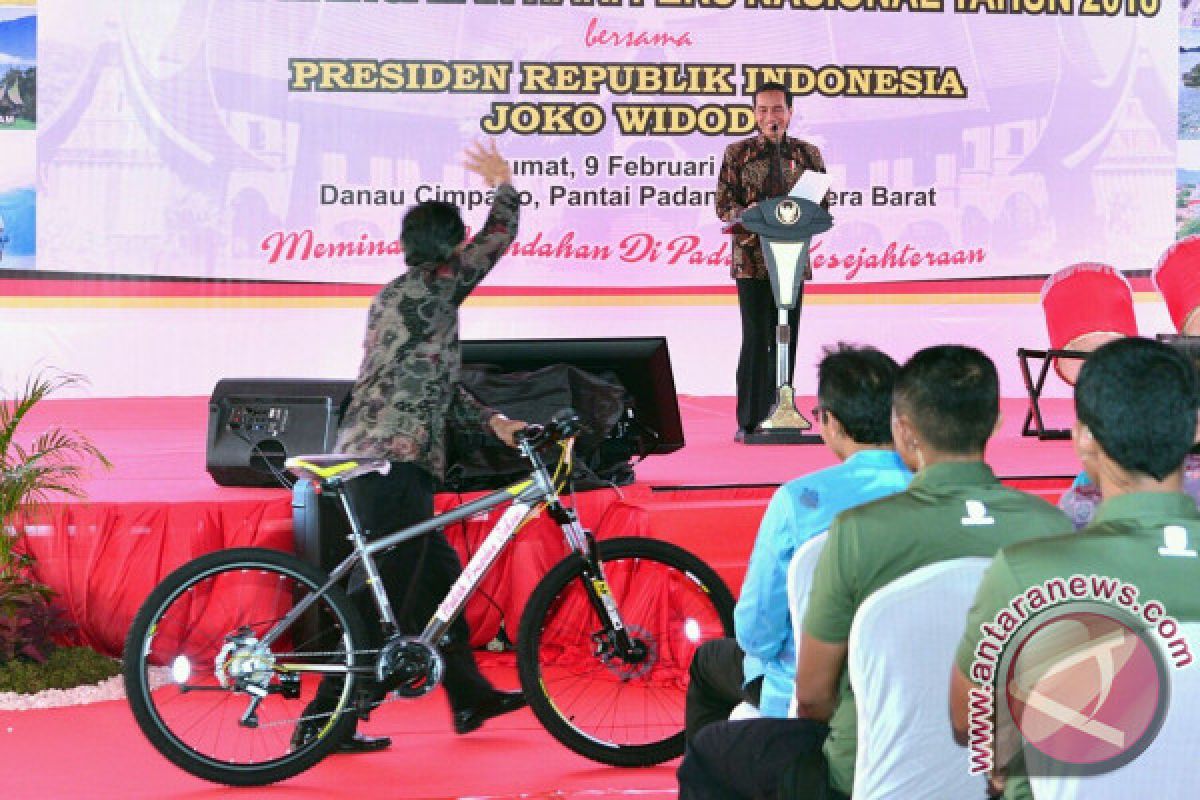 Ini alasan Presiden Jokowi setop membagikan sepeda