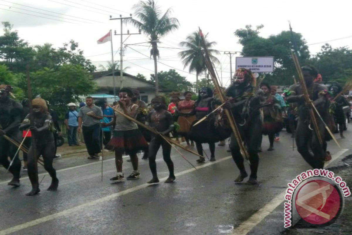 Dua Grup Kesenian Wondama Tampil di Jakarta