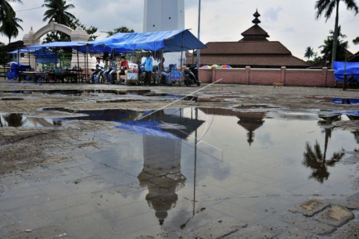 BMKG perkirakan sebagian Banten pada malam Tahun Baru hujan