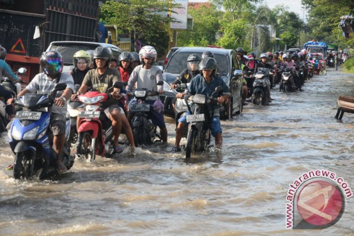 Lebih dari 200 warga Kudus mengungsi akibat banjir